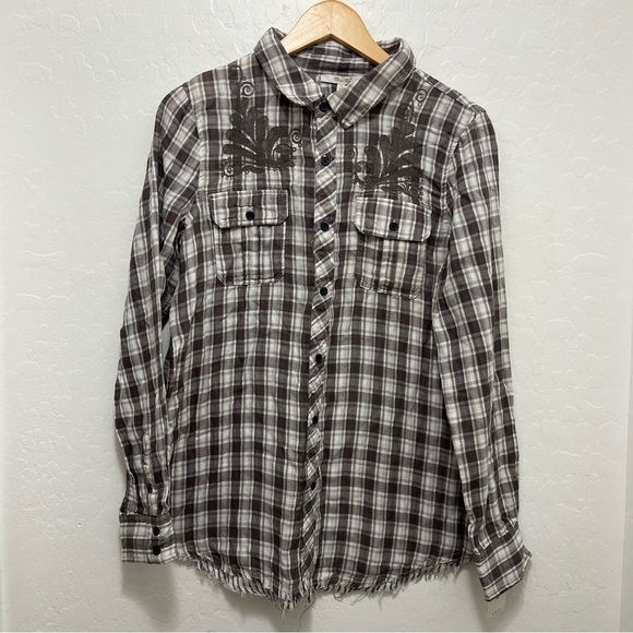 Miss Me | Women’s Medium Gray Plaid Embroidered Button Down Shirt - Picture 1 of 7